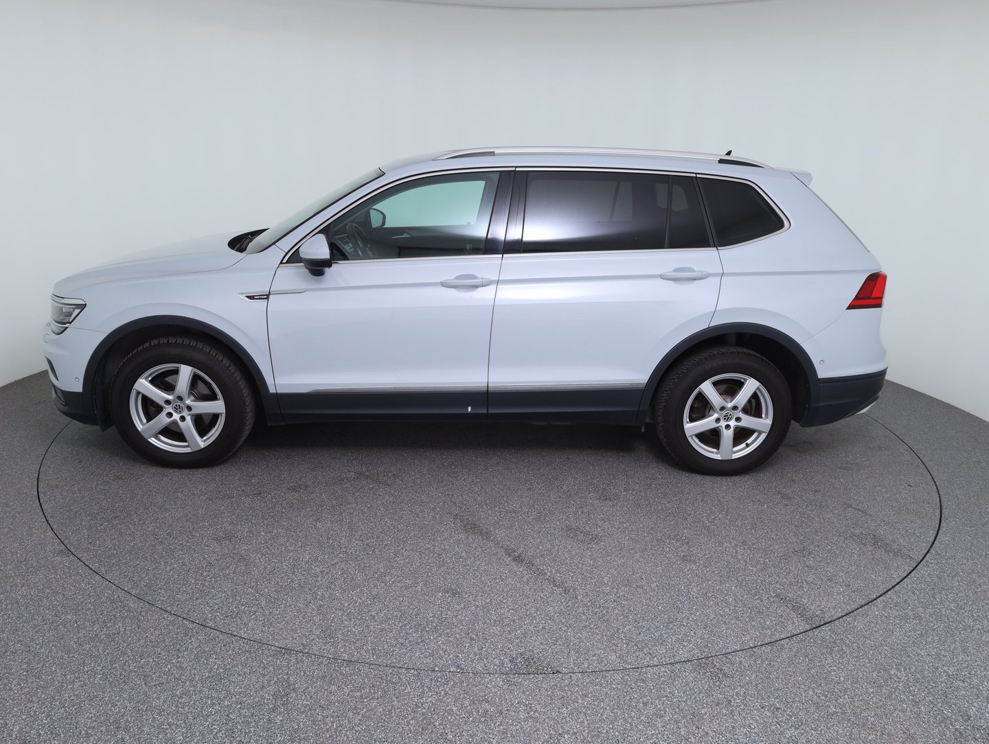 VW Tiguan Allspace CL TDI 4MOTION DSG | Bild 8 von 14