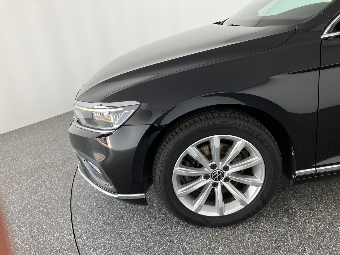 VW Passat Variant Elegance 2,0 SCR TDI DSG | Bild 6 von 29