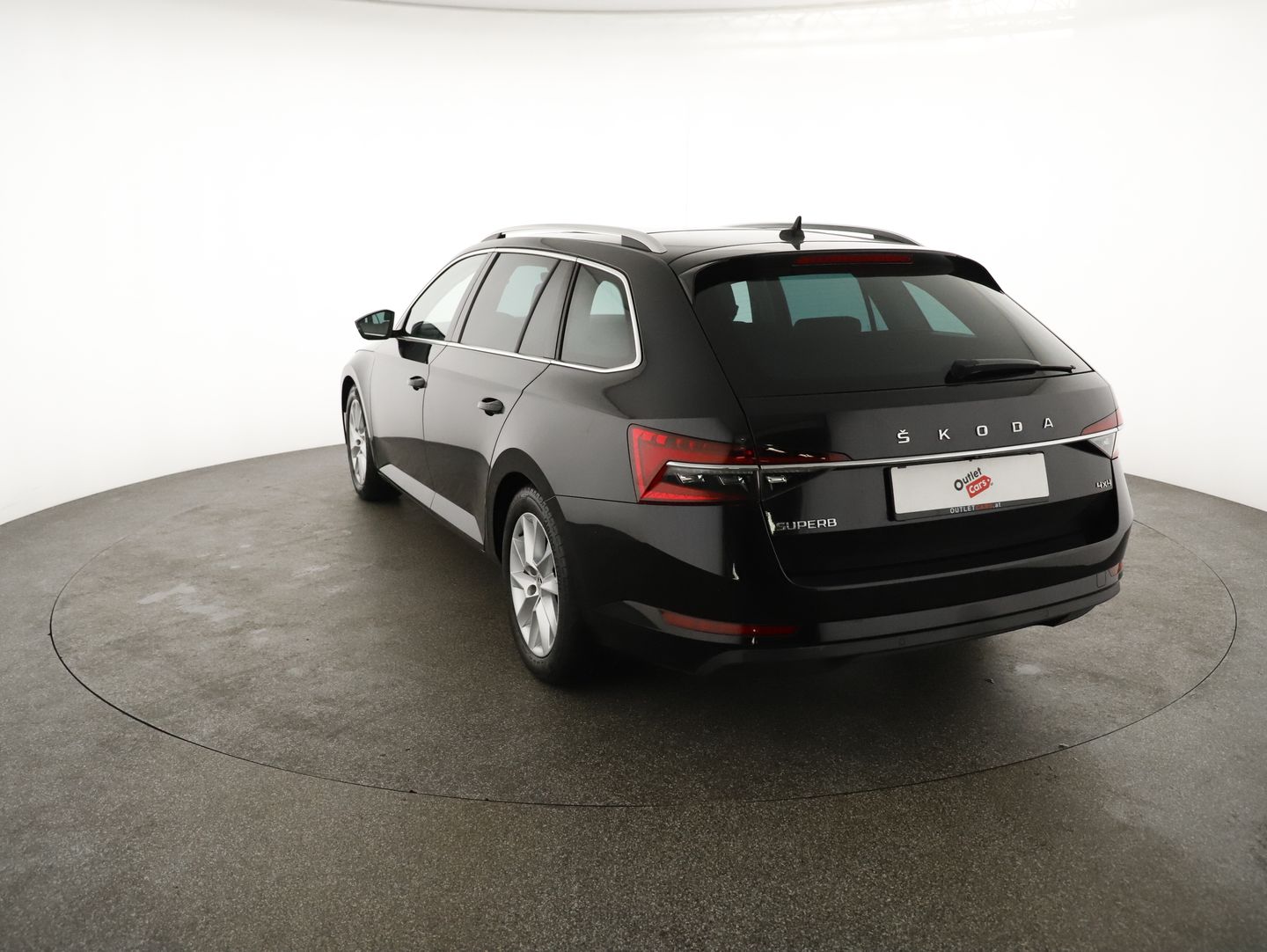 Škoda Superb Kombi 2,0 TDI 4x4 Style DSG | Bild 2 von 24