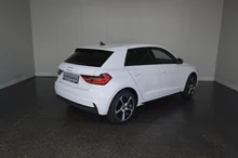 Thumbnail-Foto von Fahrzeug