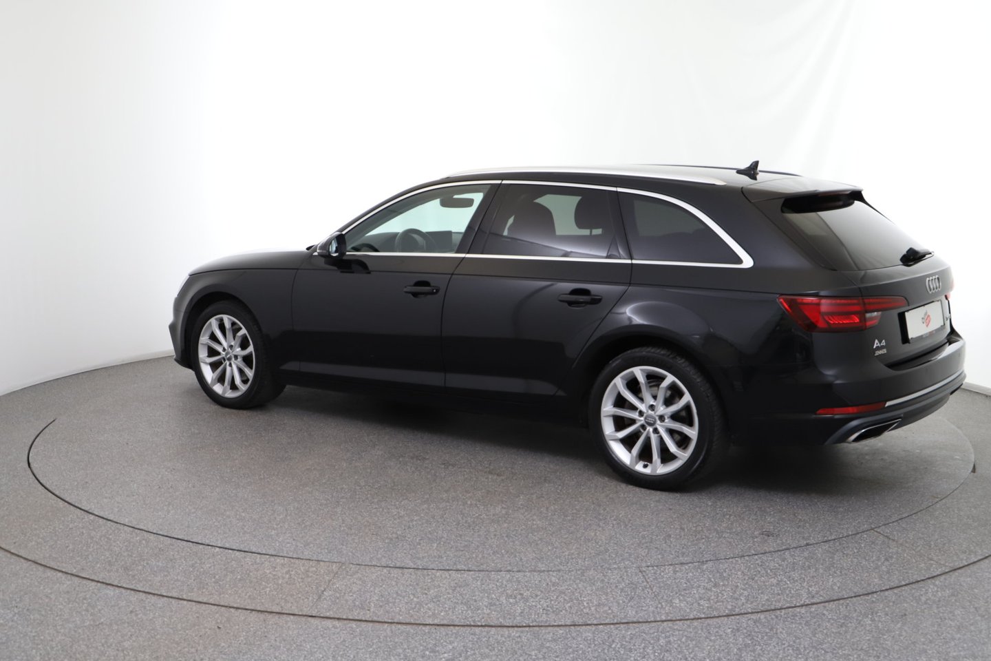 Audi A4 Avant 30 TDI Sport | Bild 3 von 31