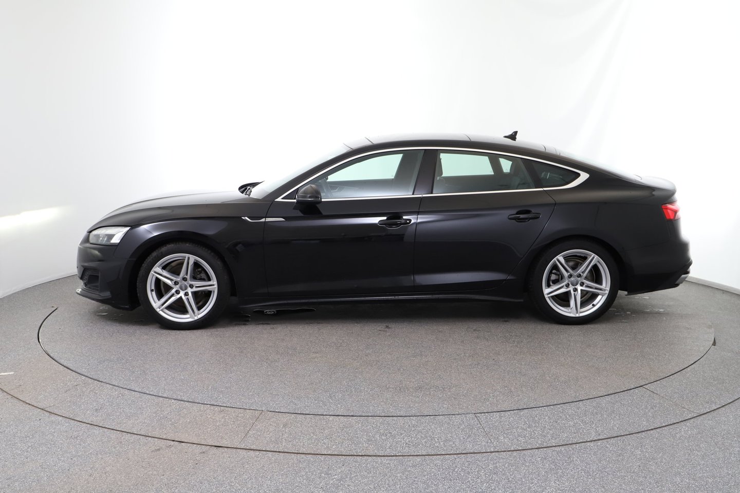 Audi A5 Sportback 30 TDI advanced | Bild 2 von 28