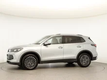 VW Tiguan Elegance eTSI DSG in Oyster Silver Metallic