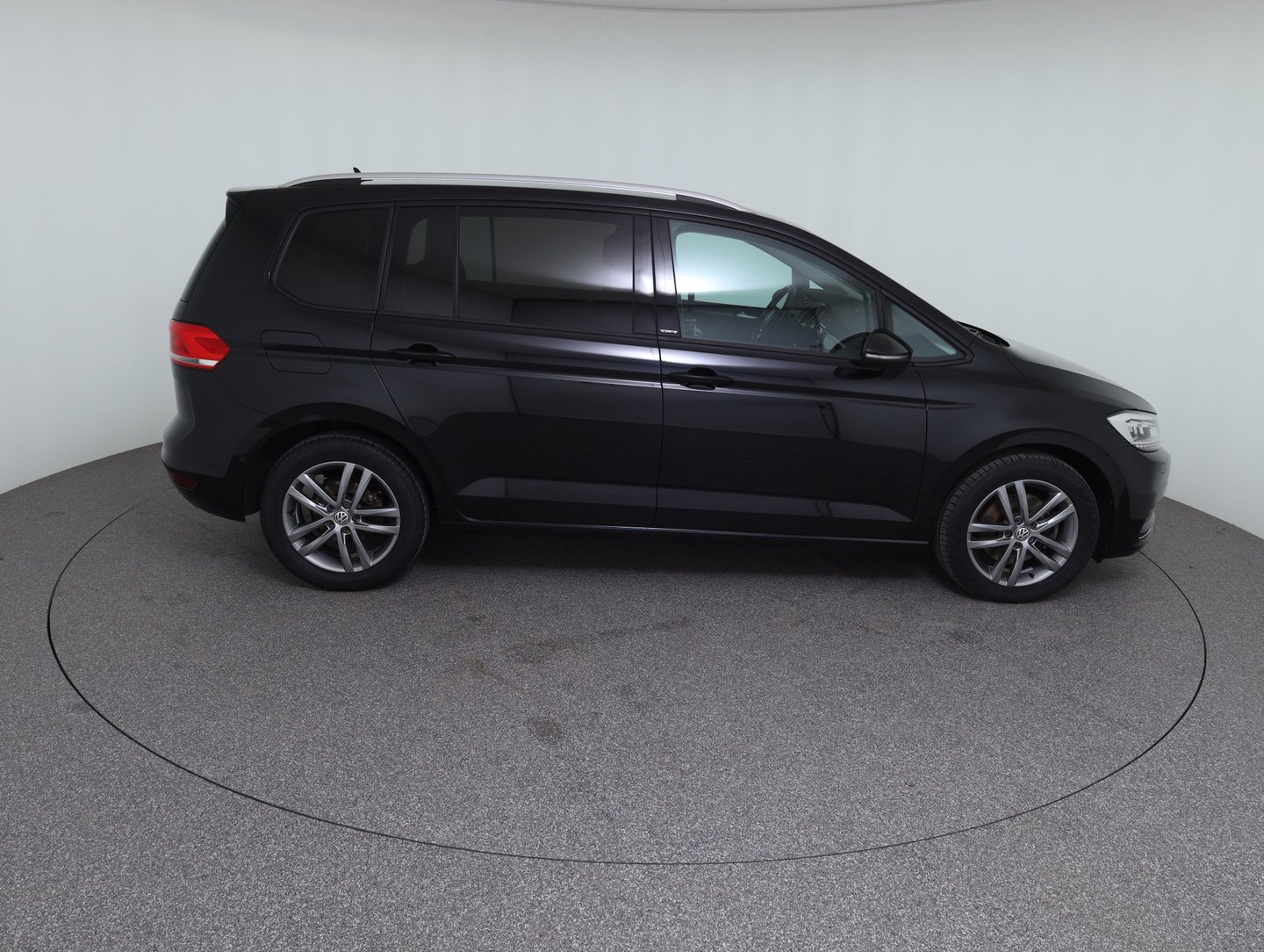 VW Touran Comfortline TDI SCR DSG 5-Sitzer | Bild 4 von 22