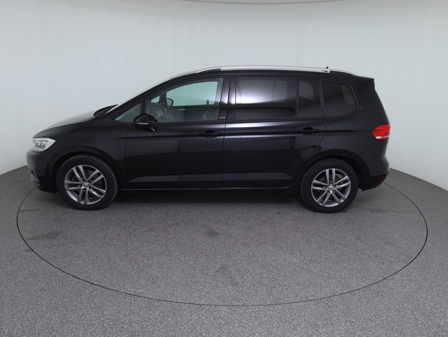 VW Touran Comfortline TDI SCR DSG 5-Sitzer | Bild 8 von 22