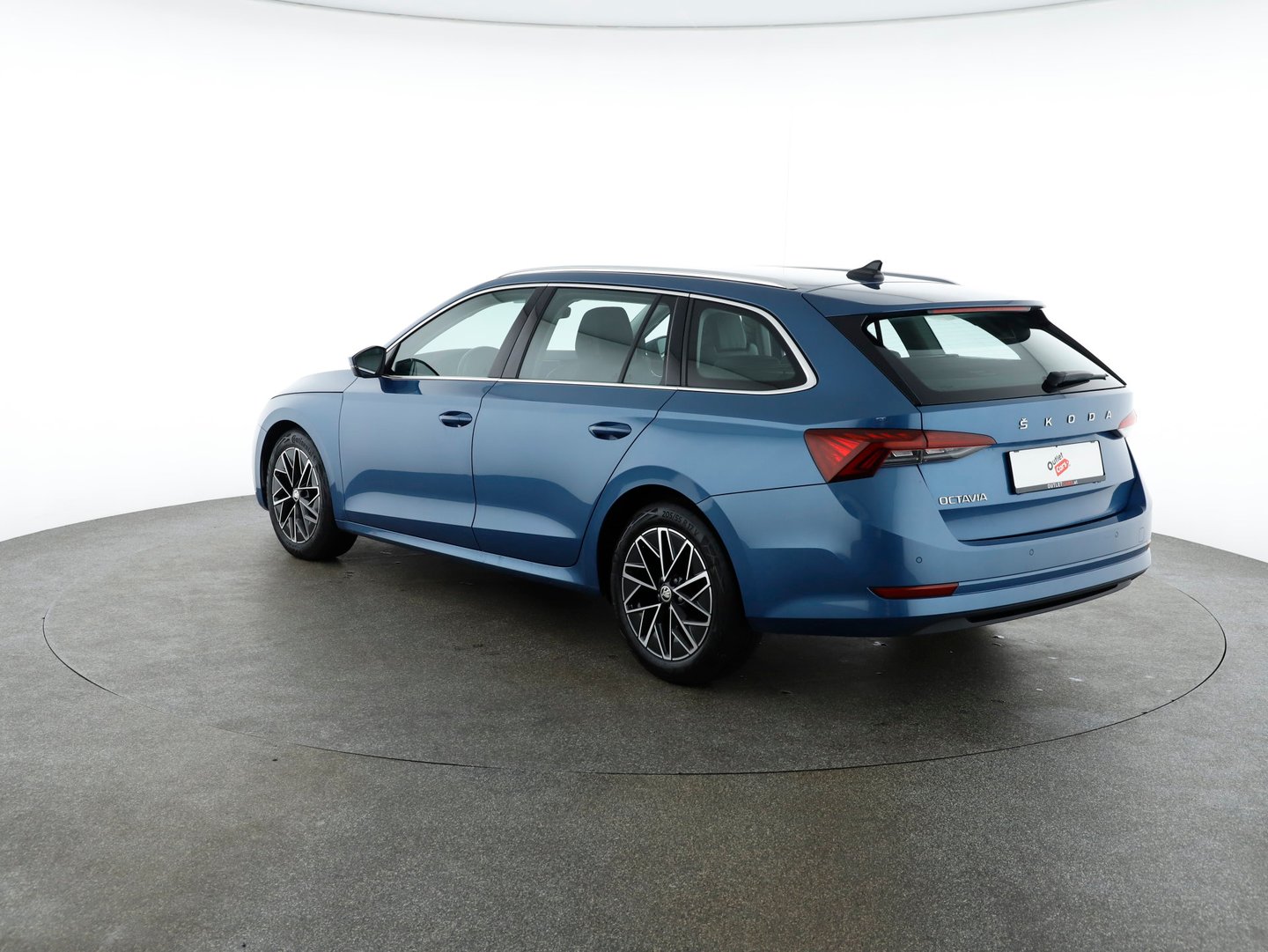 Škoda OCTAVIA Combi Premium TDI DSG | Bild 7 von 24