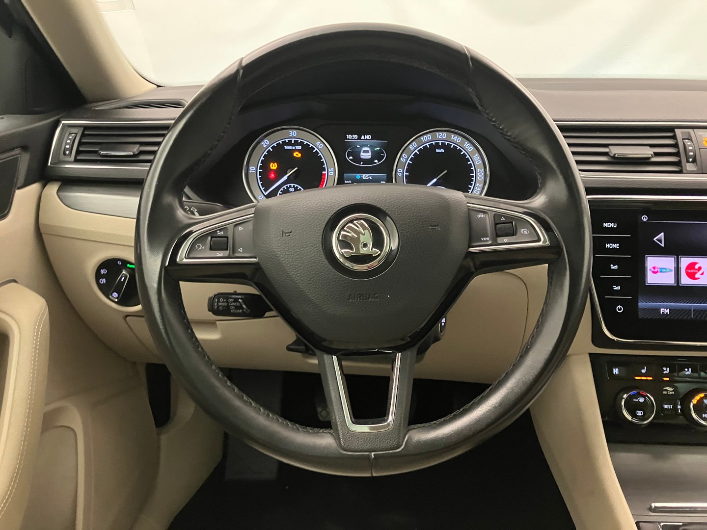 Škoda SUPERB Active TDI | Bild 12 von 30