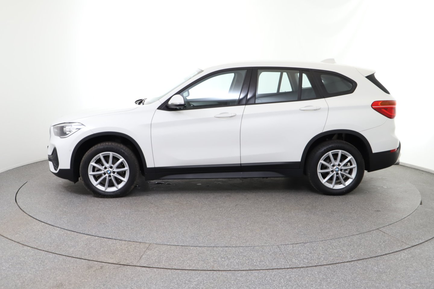 BMW X1 sDrive18d | Bild 2 von 28