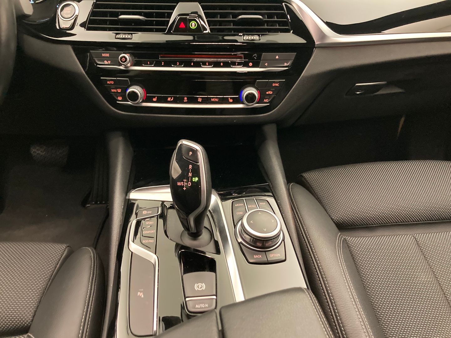 BMW 518d Aut. | Bild 15 von 30