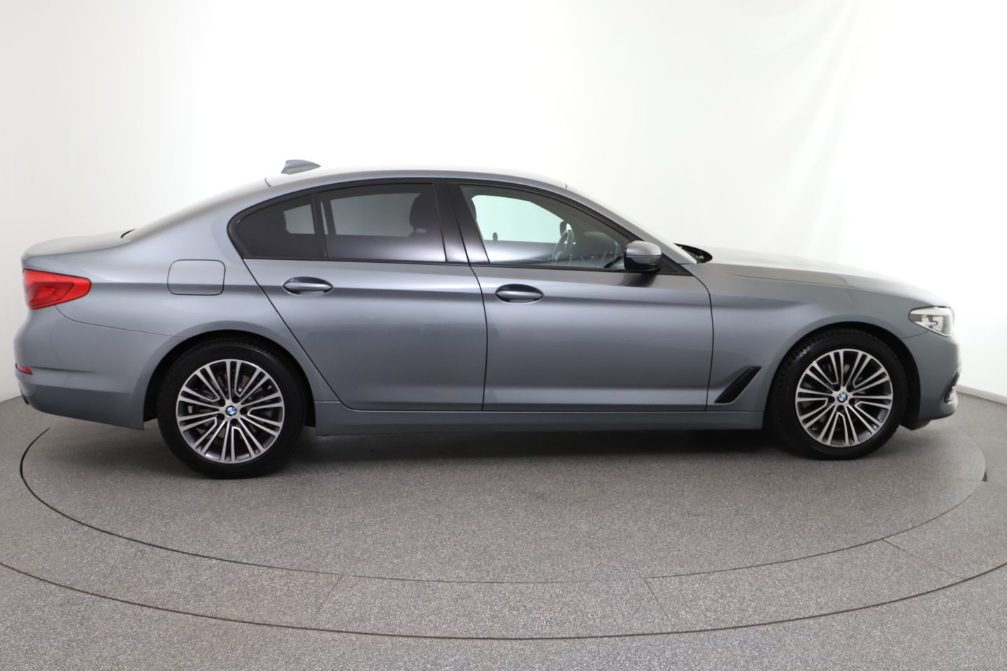 BMW 518d Aut. | Bild 6 von 30