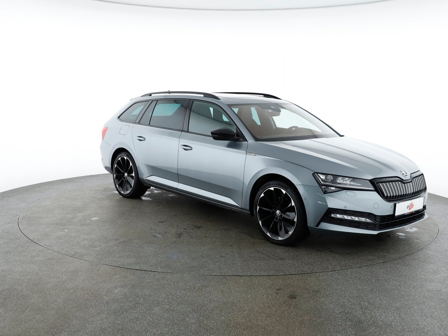 Škoda SUPERB Combi iV SPORTLINE DSG | Bild 3 von 27