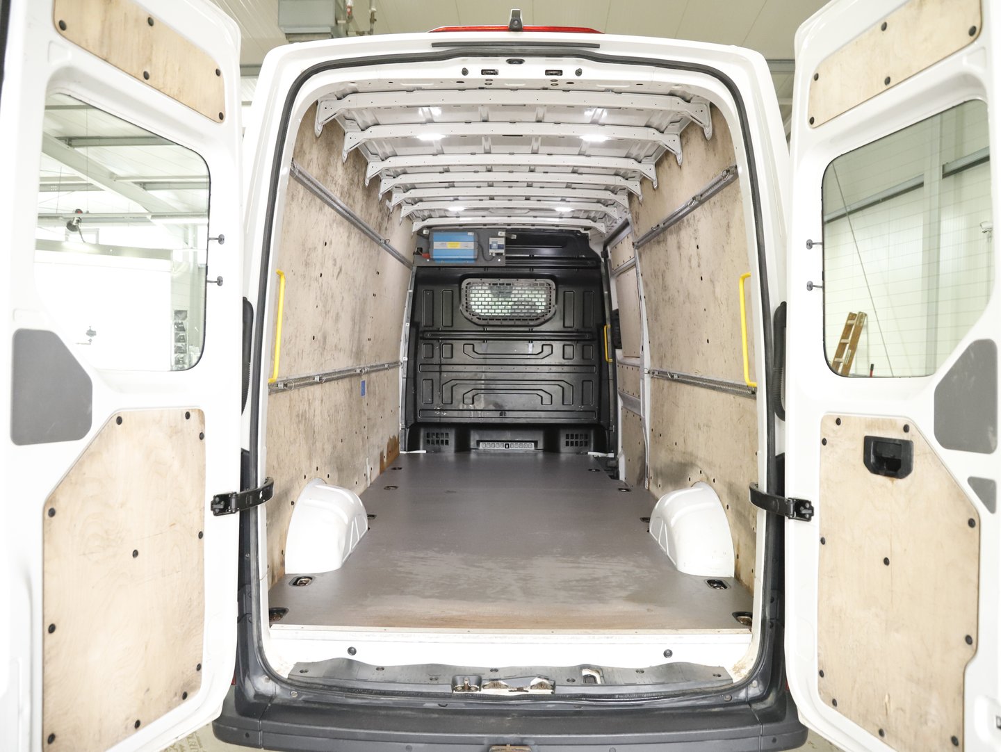 VW Crafter 35 Kastenwagen L3H2 TDI 4MOTION | Bild 16 von 20