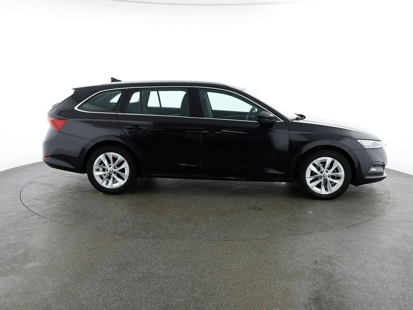 Škoda Octavia Combi 2,0 TDI Premium DSG | Bild 6 von 27