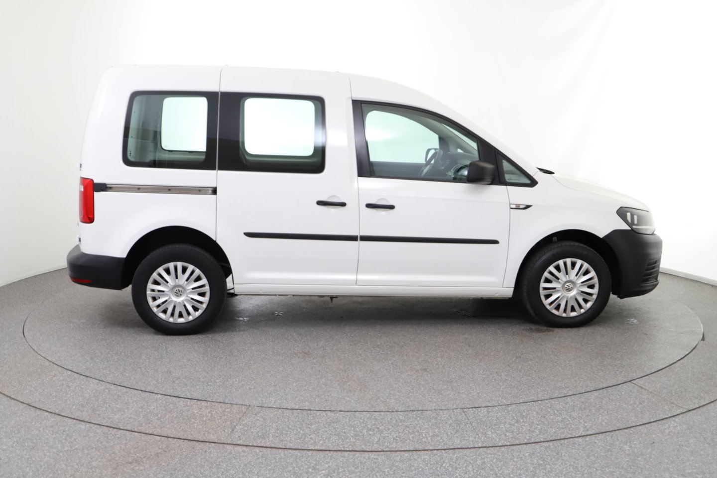 VW Caddy Kombi Startline 1,6 TDI DPF | Bild 6 von 18