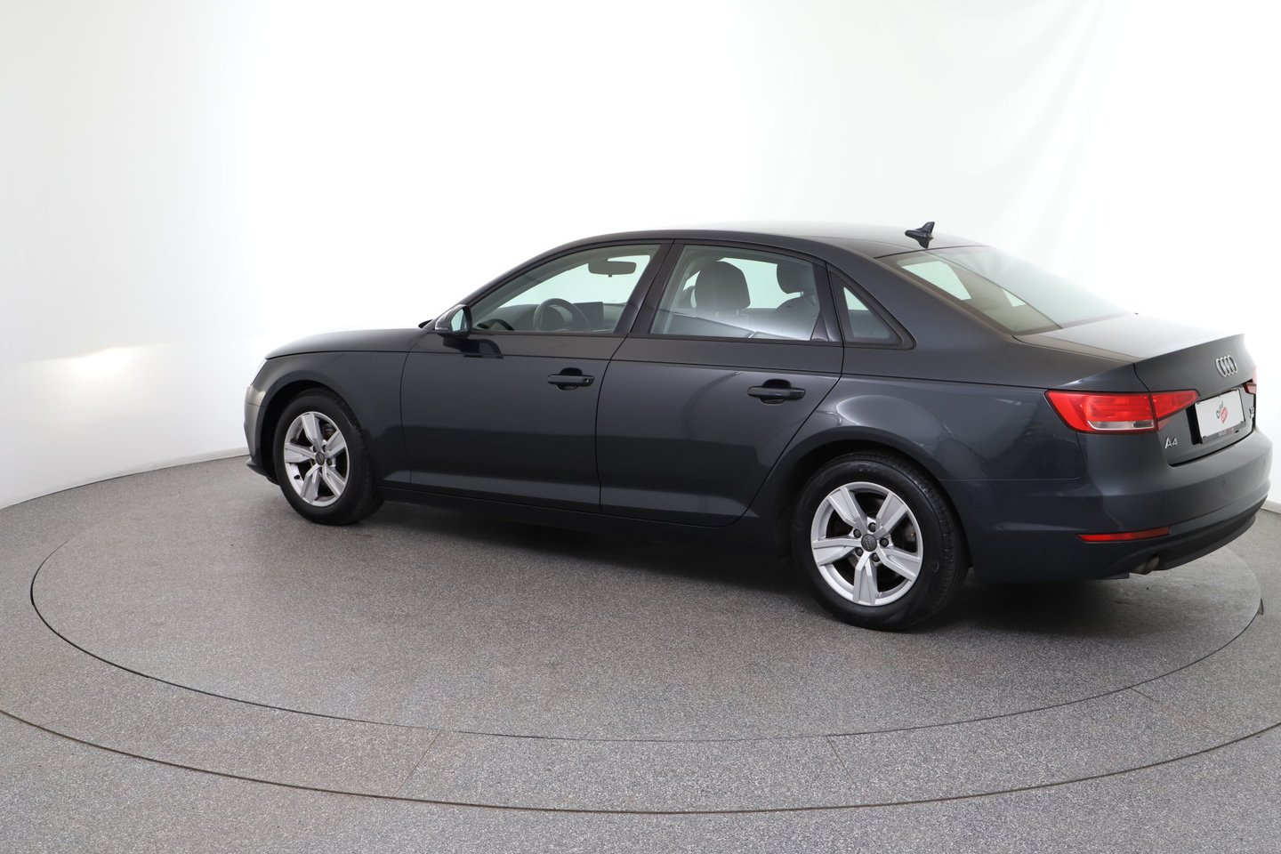 Audi A4 Avant 35 TDI | Bild 7 von 30