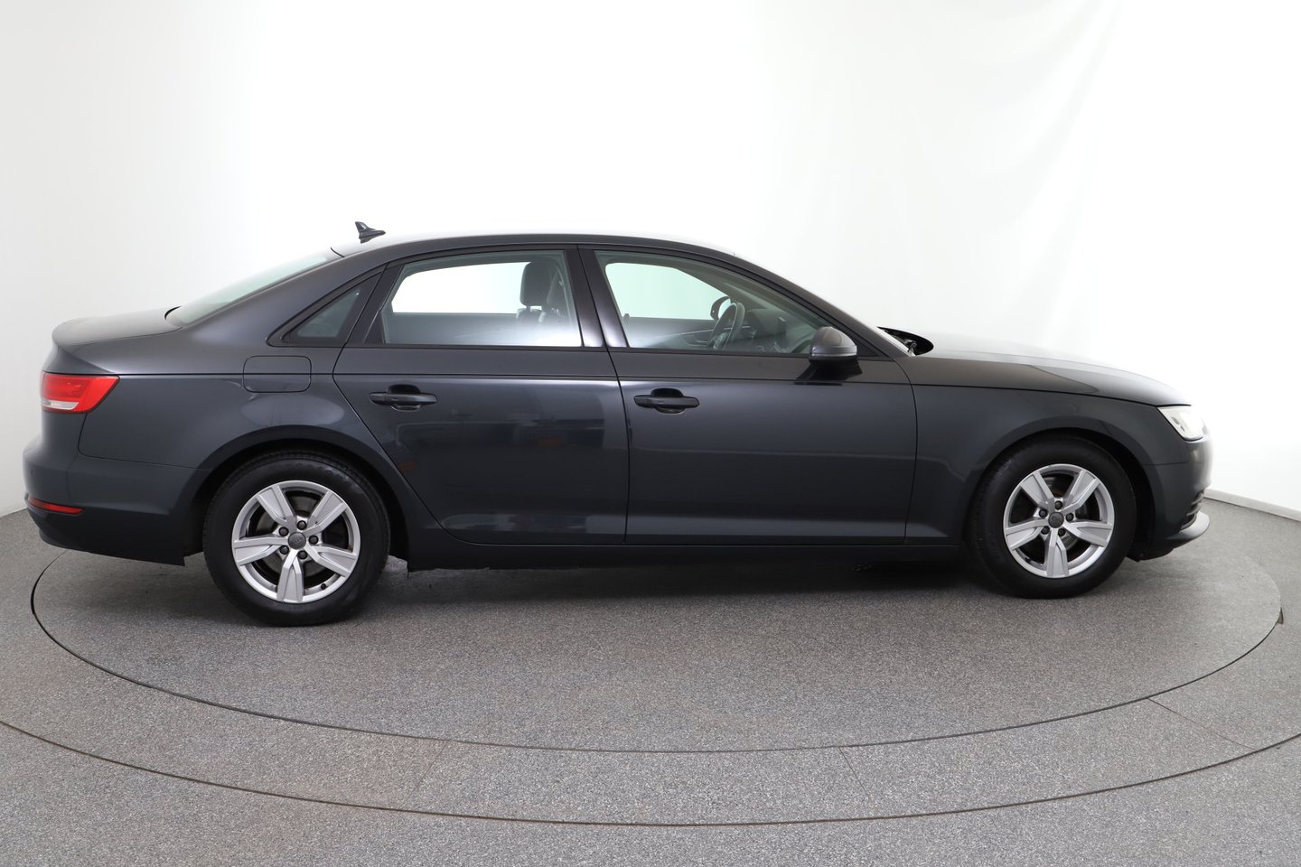 Audi A4 Avant 35 TDI | Bild 4 von 30