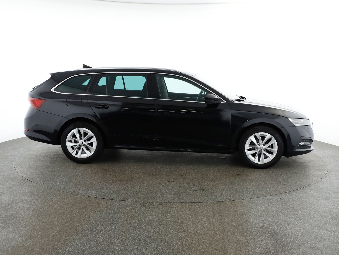 Škoda OCTAVIA Combi Premium TDI DSG | Bild 6 von 27