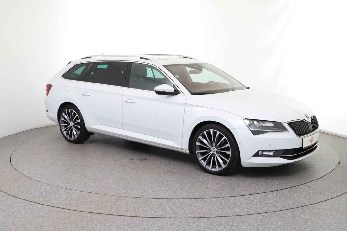 Škoda SUPERB Combi L&K TDI DSG | Bild 7 von 31