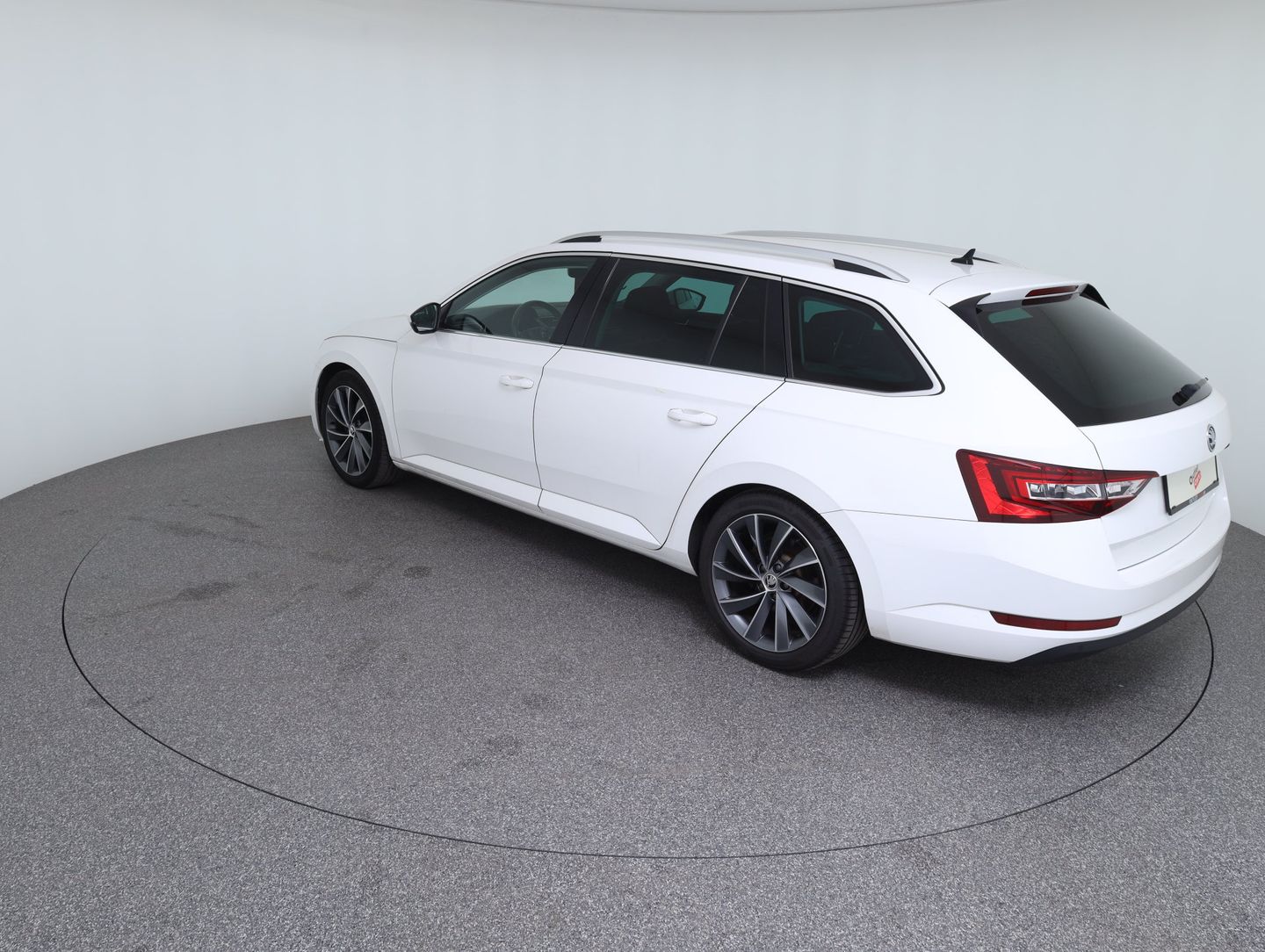 Škoda SUPERB Combi L&K TDI DSG | Bild 7 von 14