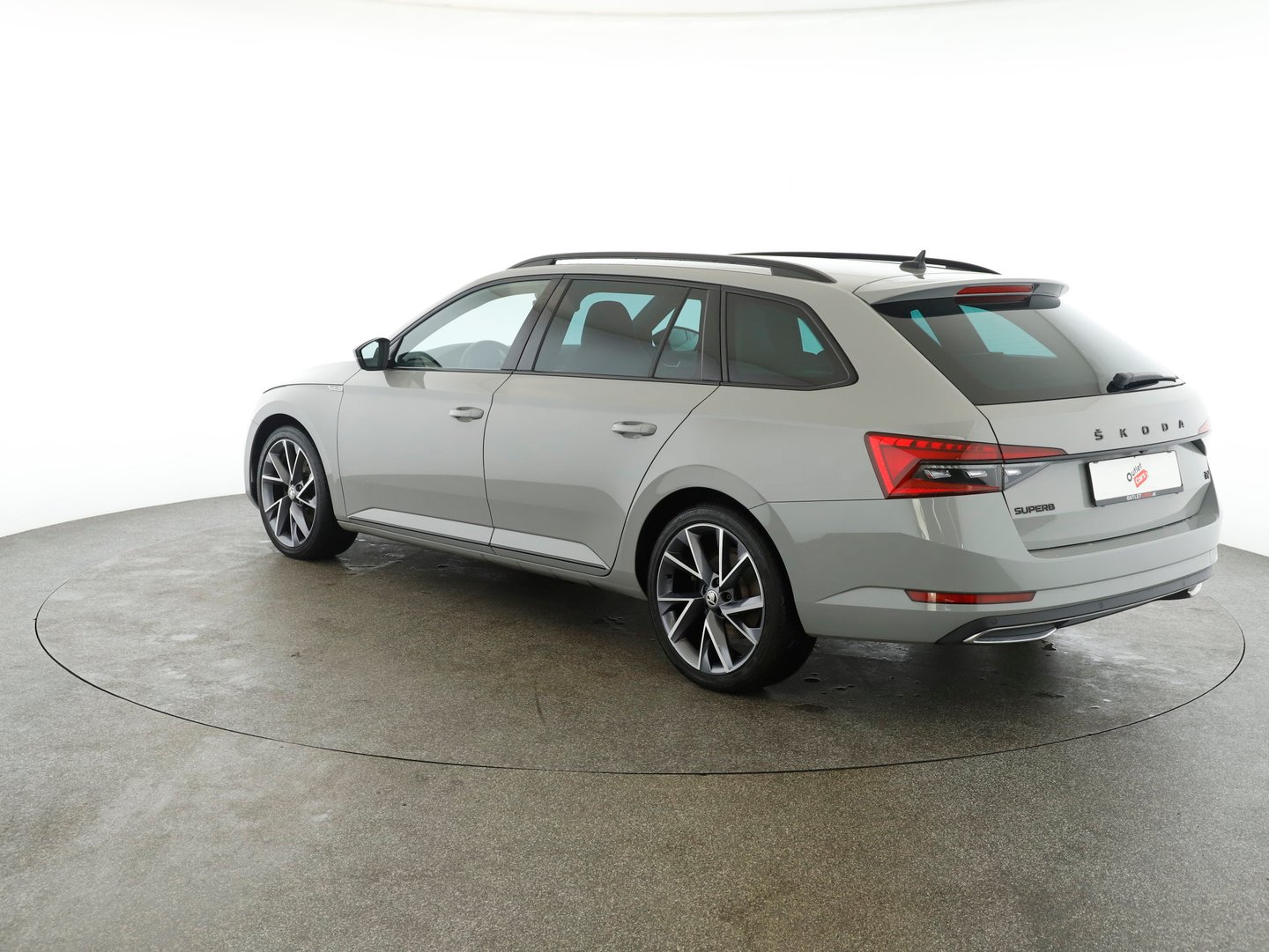 Škoda SUPERB Combi iV SPORTLINE DSG | Bild 2 von 23