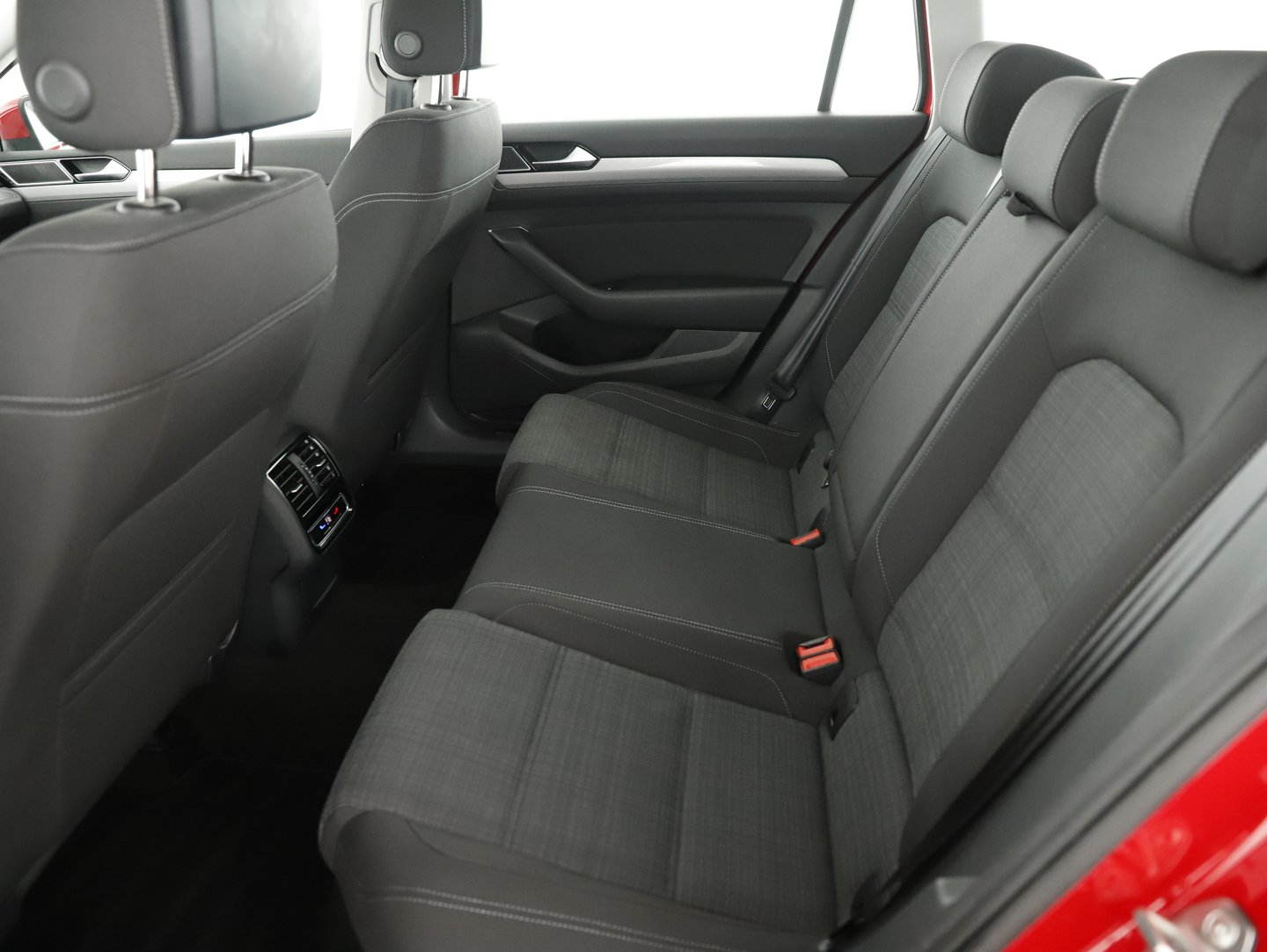 VW Passat Variant Business TDI DSG | Bild 24 von 28