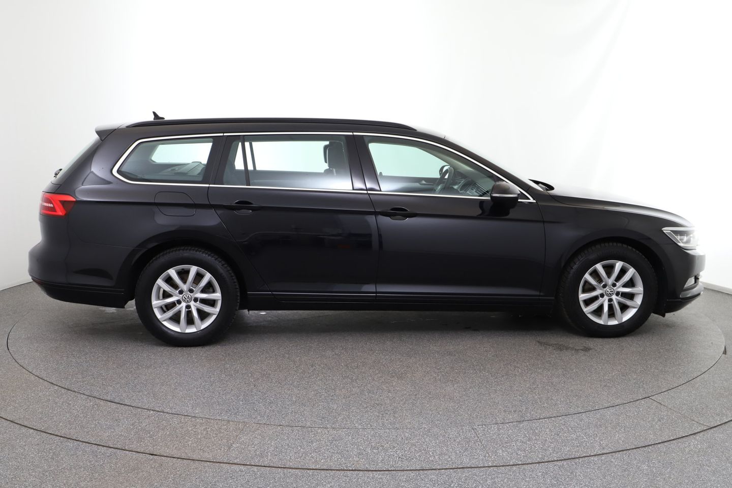 VW Passat Variant Comfortline TDI SCR DSG | Bild 6 von 26