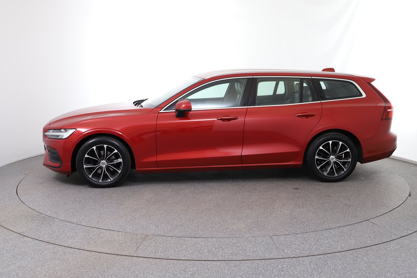 Volvo V60 D3 Momentum Pro Geartronic | Bild 2 von 23