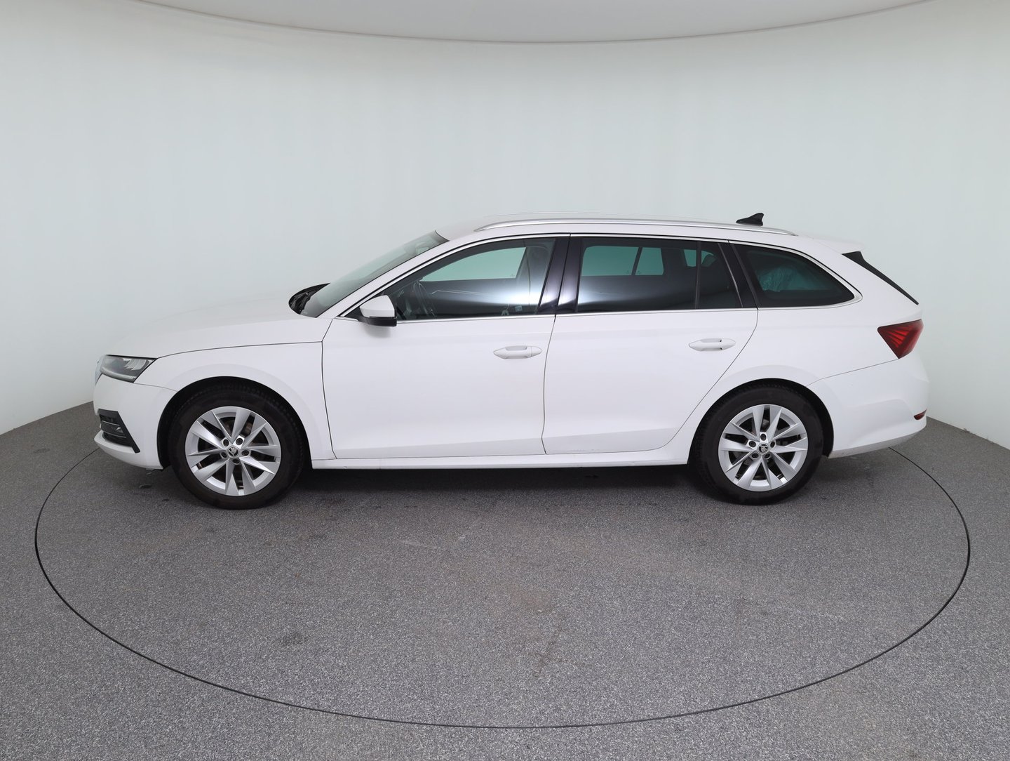 Škoda OCTAVIA Combi Premium TDI | Bild 8 von 23