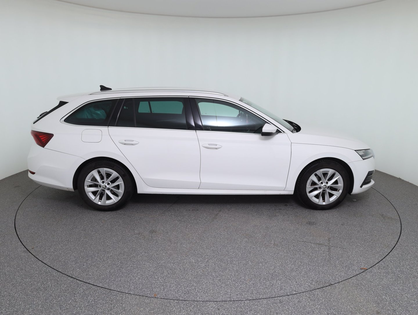 Škoda OCTAVIA Combi Premium TDI | Bild 4 von 23