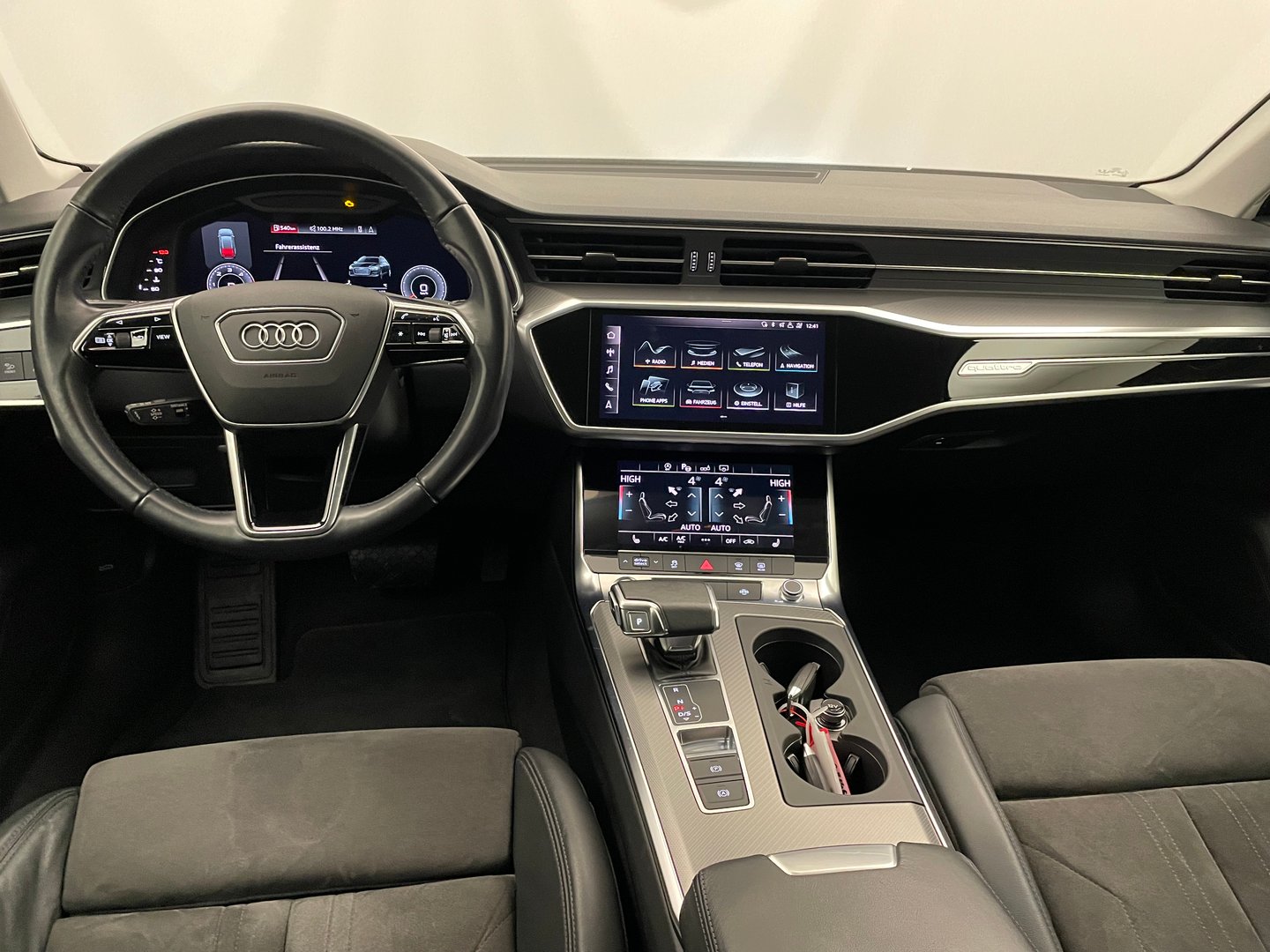 Audi A6 Avant 40 TDI quattro Sport | Bild 15 von 32