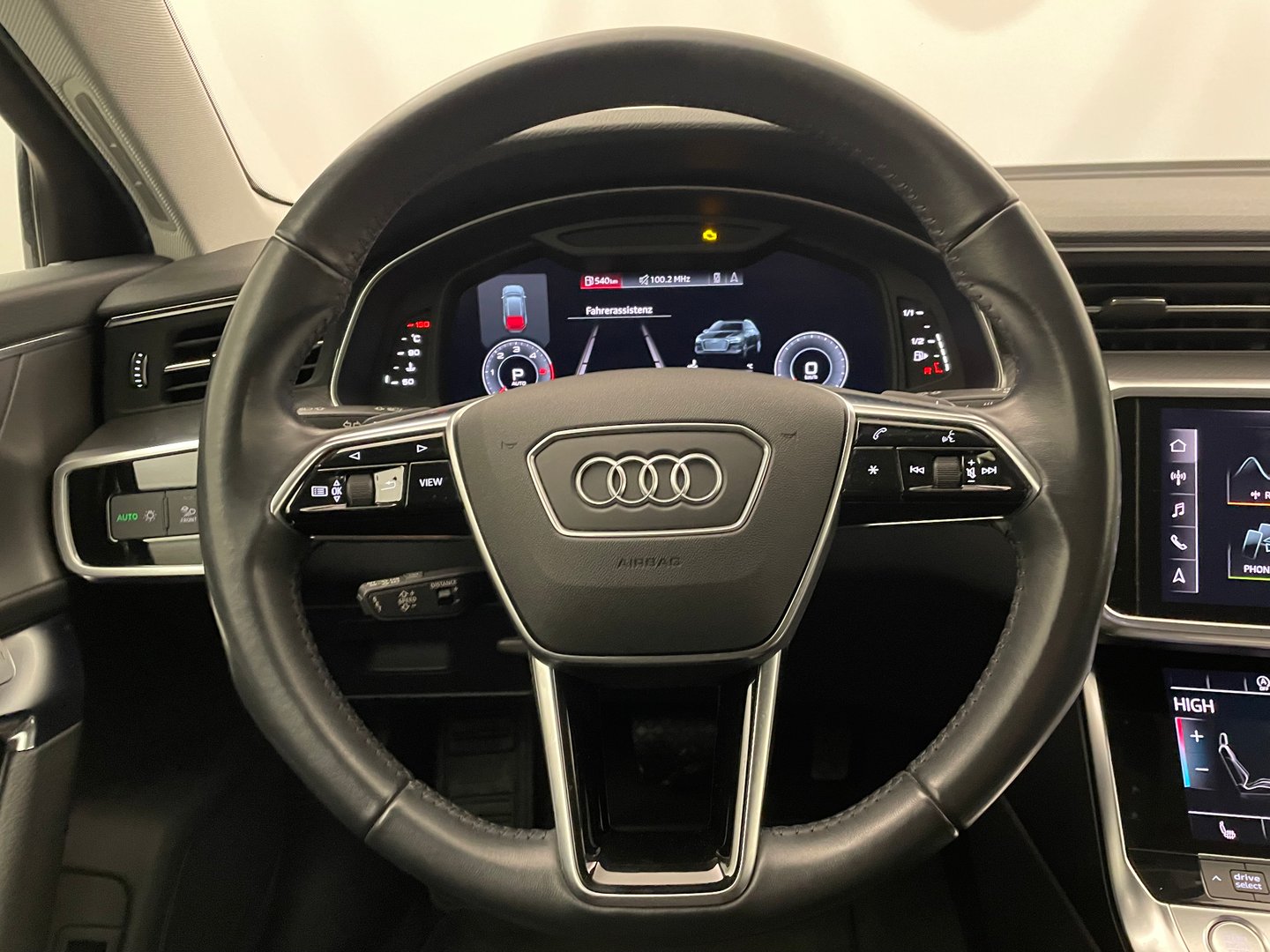 Audi A6 Avant 40 TDI quattro Sport | Bild 16 von 32