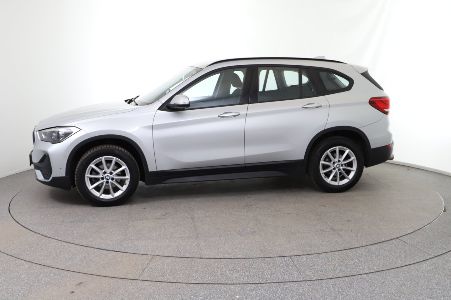 BMW X1 sDrive16d | Bild 2 von 29