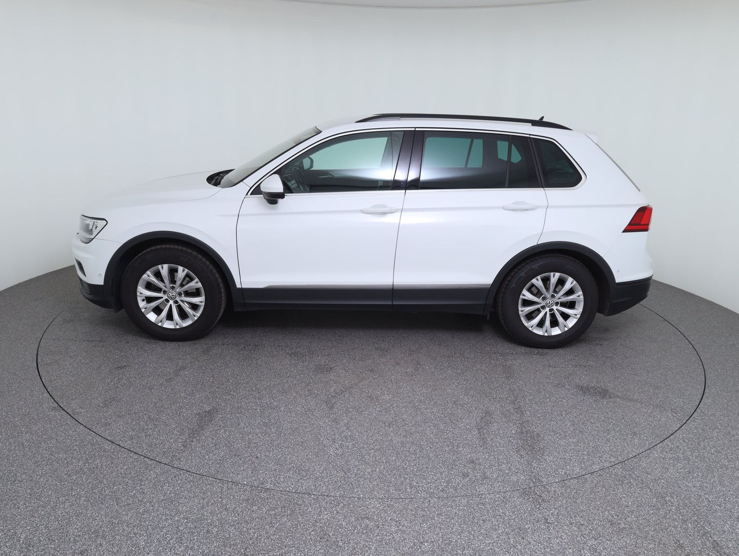 VW Tiguan Comfortline TDI SCR | Bild 8 von 14