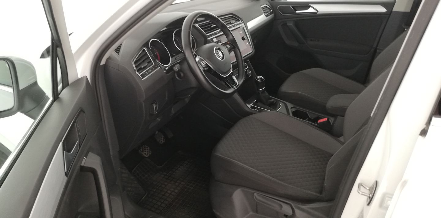 VW Tiguan Comfortline TDI SCR | Bild 9 von 14