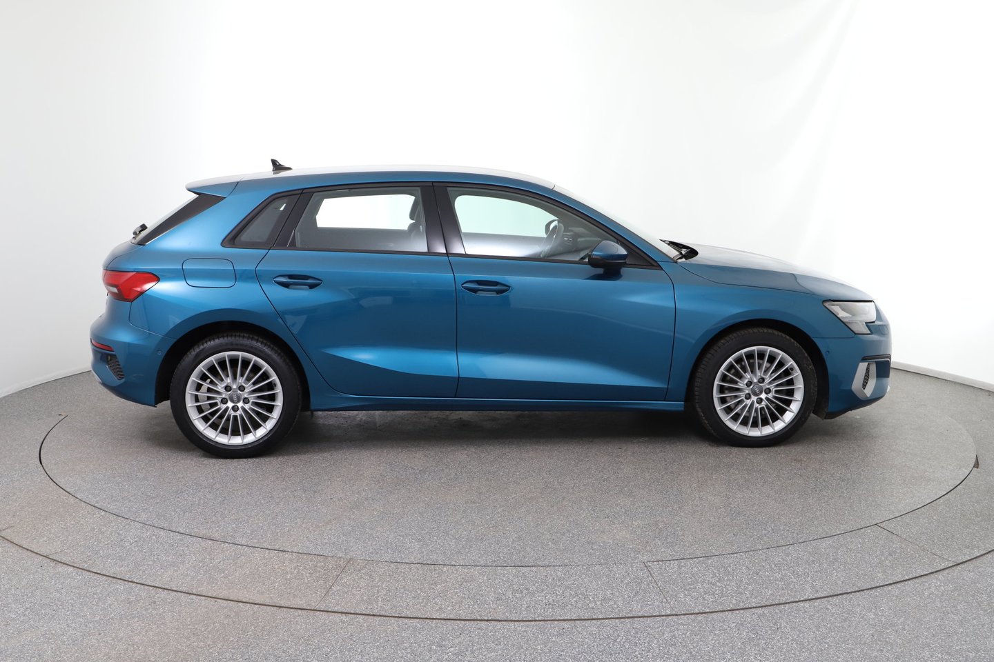 Audi A3 Sportback 35 TDI advanced ext. | Bild 6 von 26