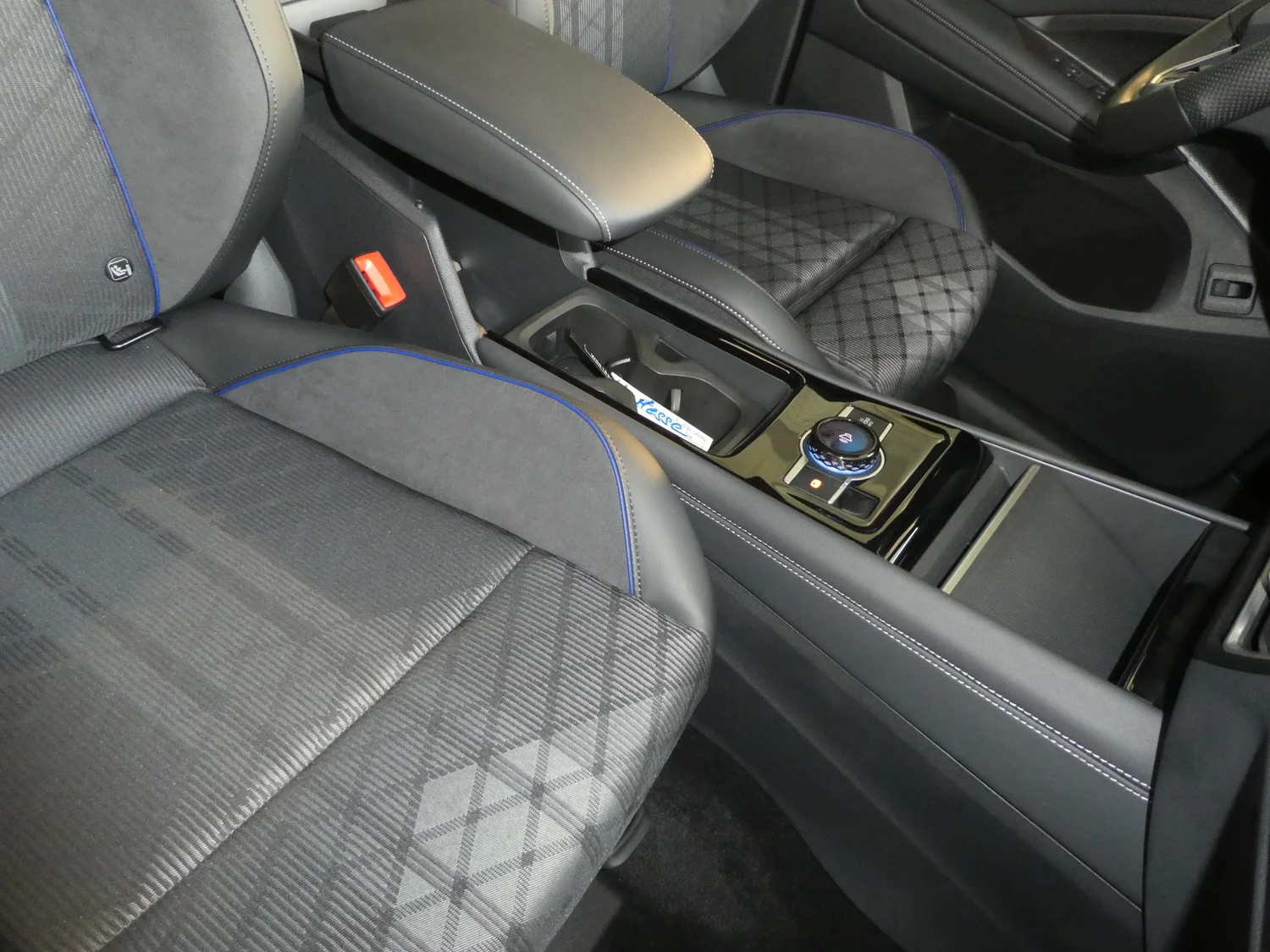 Bild eines VW Tiguan R-Line eTSI DSG