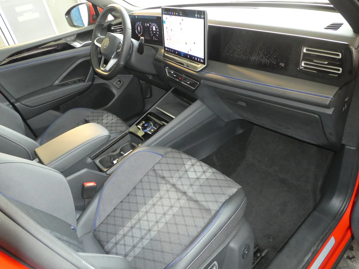 Bild eines VW Tiguan R-Line eTSI DSG