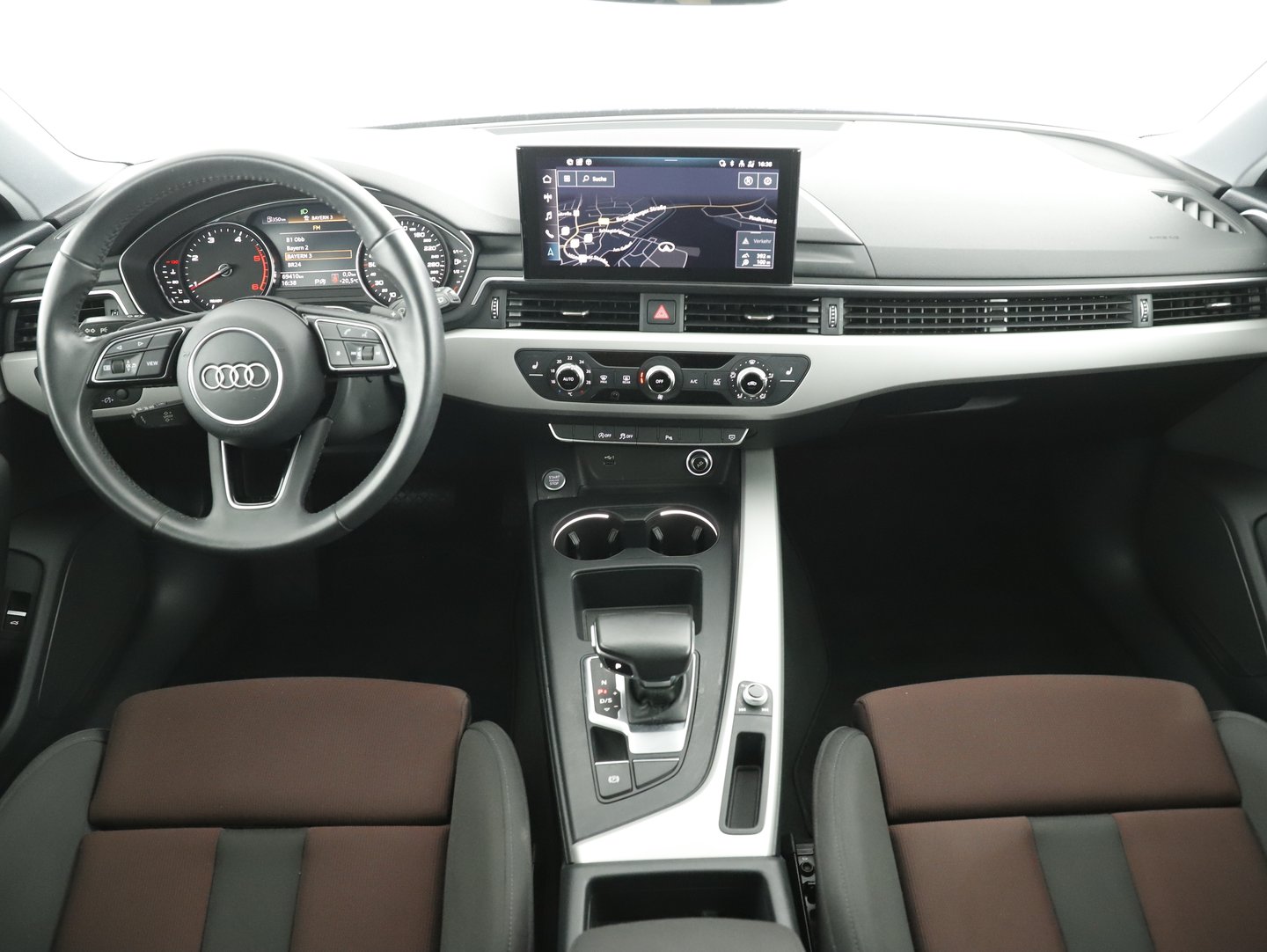 Audi A4 Avant 30 TDI | Bild 12 von 26