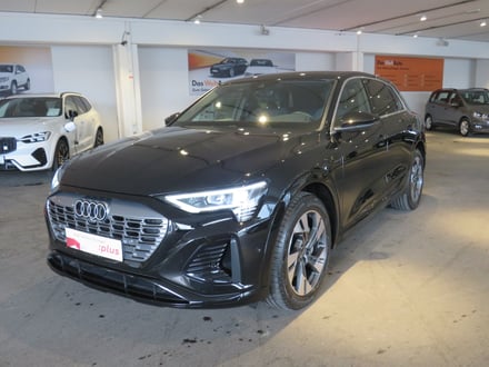 Audi Q8 50 e-tron quattro S line