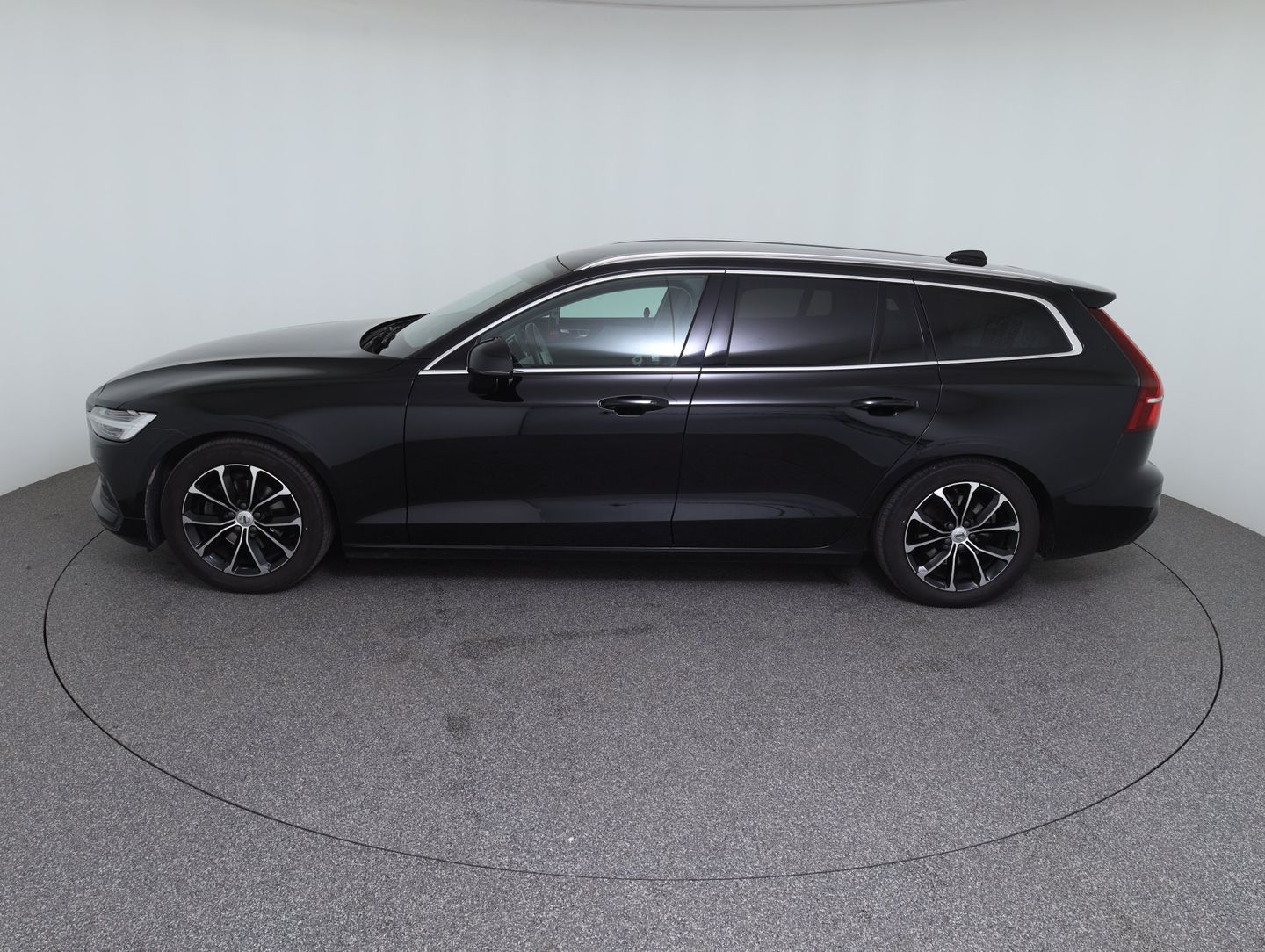 Volvo V60 D3 Momentum Pro | Bild 8 von 14