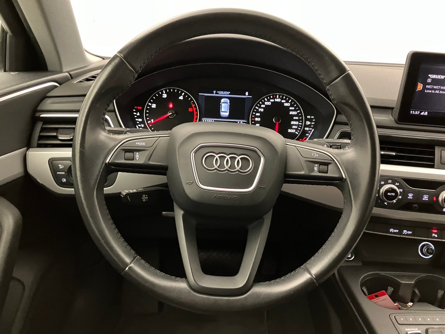 Audi A4 Avant 30 TDI advanced | Bild 12 von 23