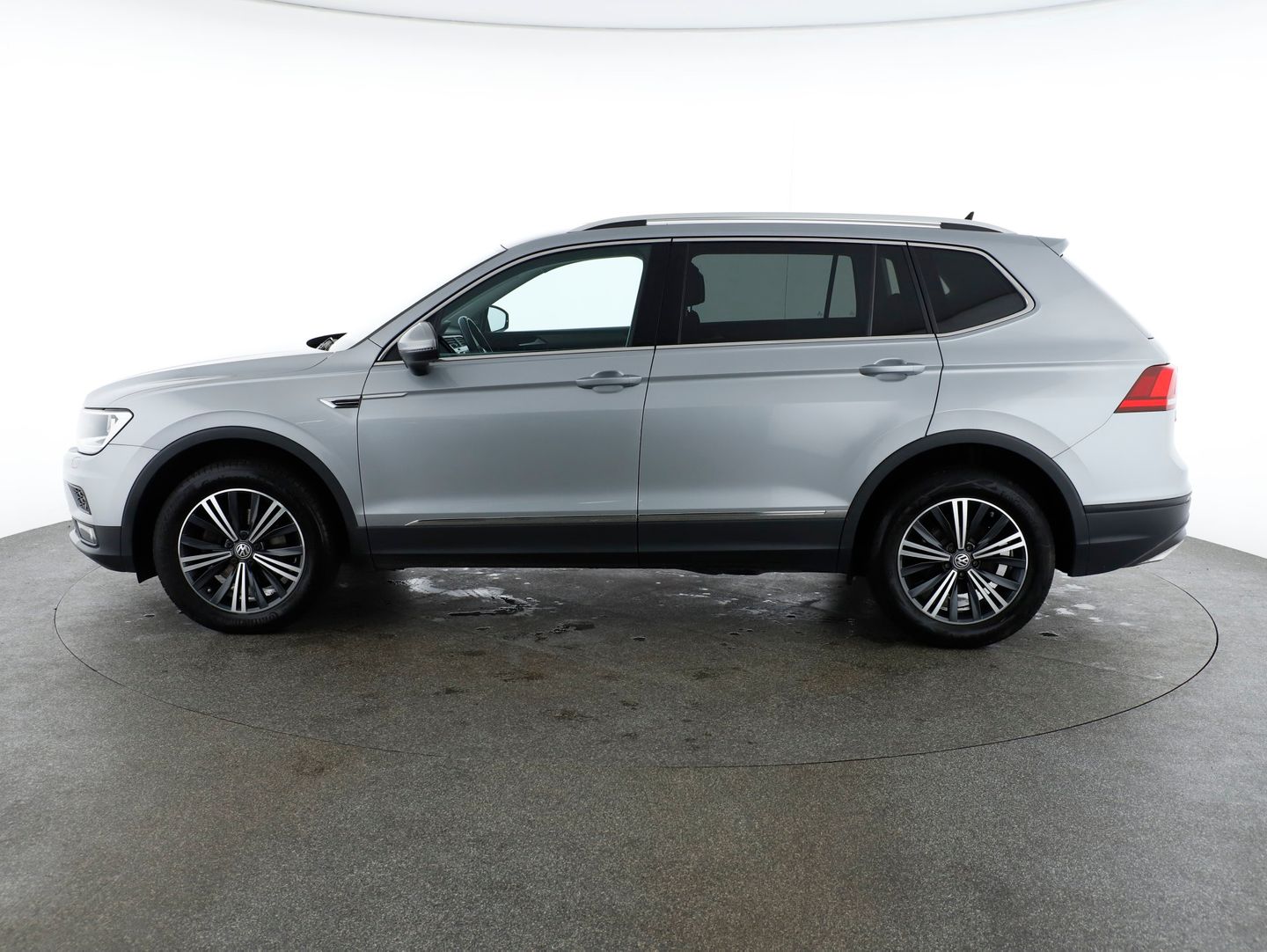 VW Tiguan Allspace Comfortline TDI | Bild 2 von 29