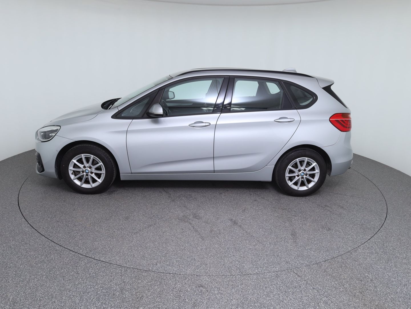 BMW 2 Active Tourer 216 d Advantage | Bild 8 von 14