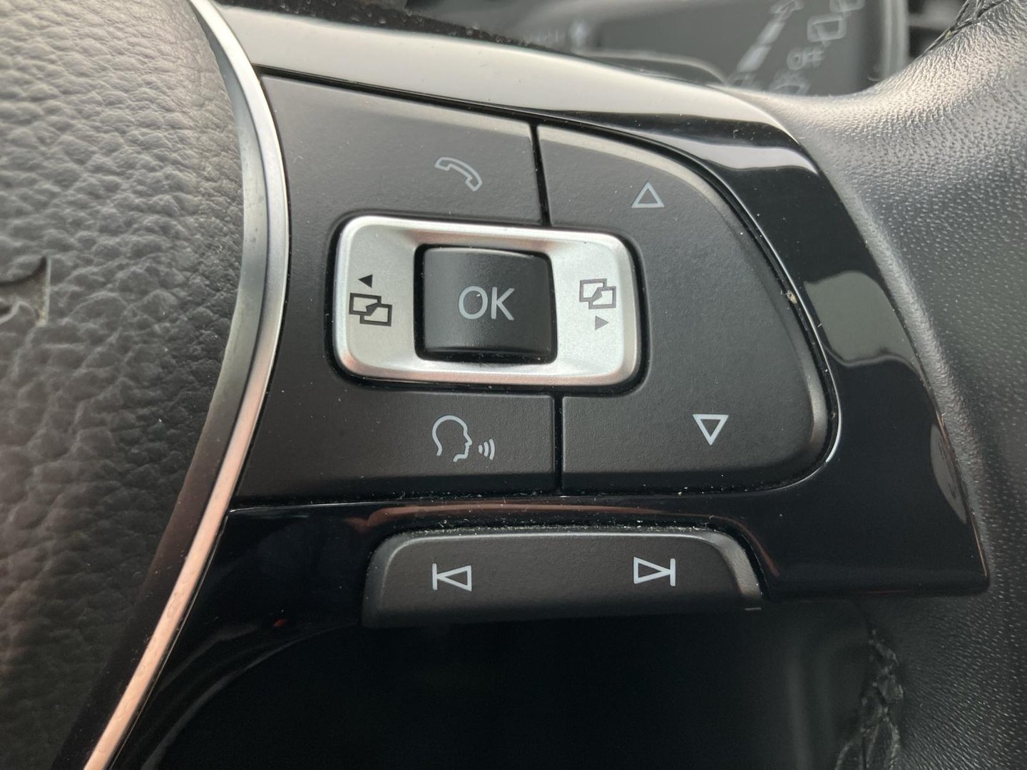 VW Sharan Business+ TDI SCR DSG 5-Sitzer | Bild 14 von 19