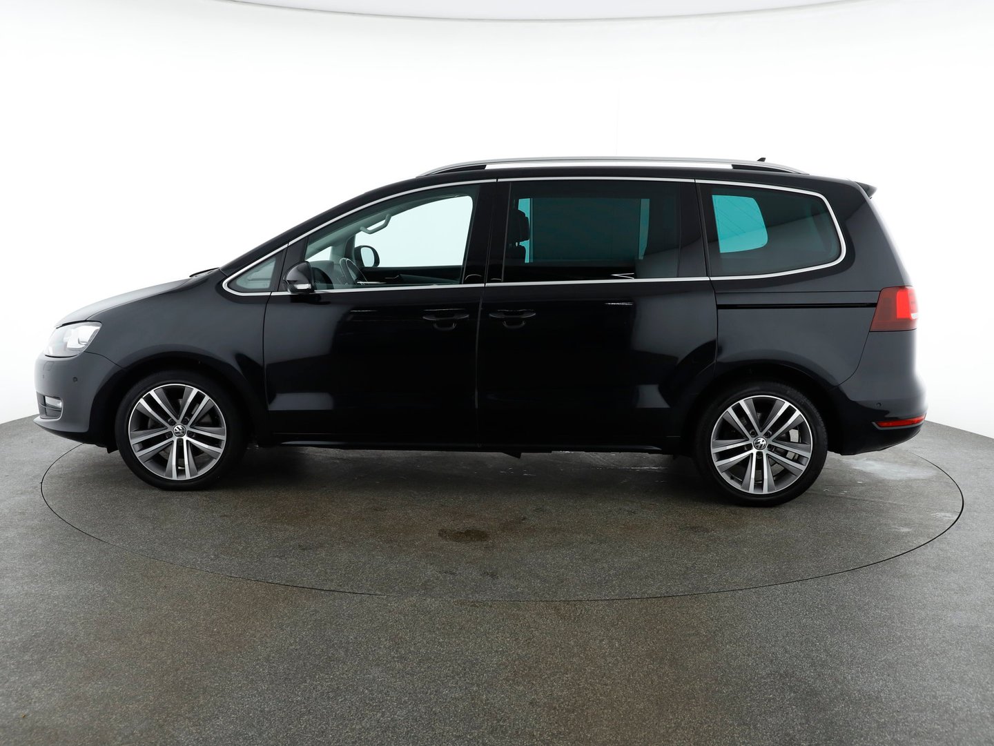 VW Sharan Comfortline TDI SCR DSG 5-Sitzer | Bild 2 von 29