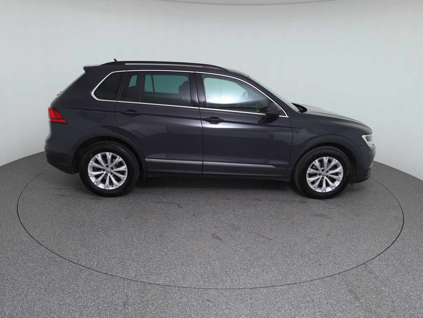 VW Tiguan Comfortline TDI SCR | Bild 4 von 14