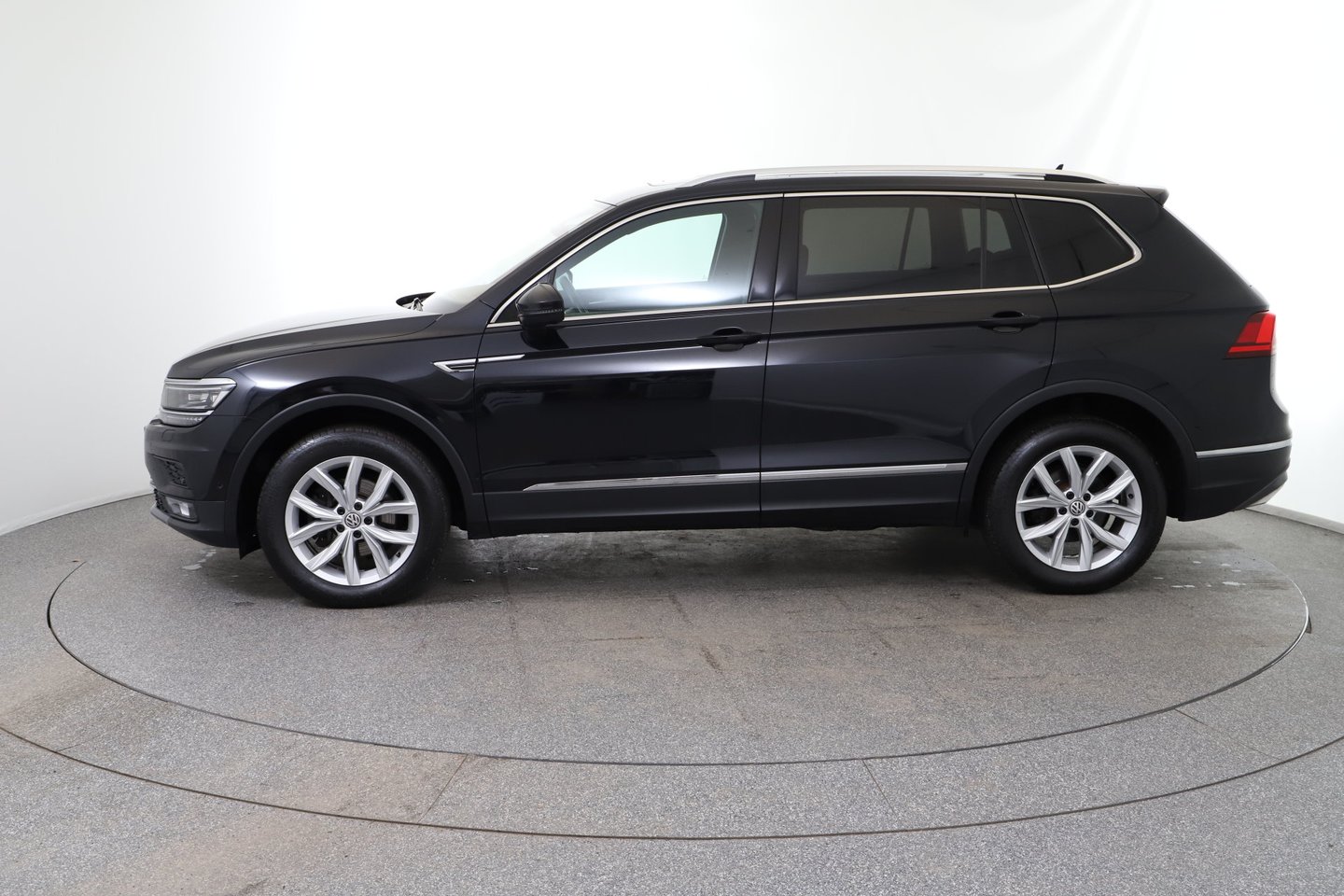 VW Tiguan Allspace Highline TDI DSG | Bild 2 von 29