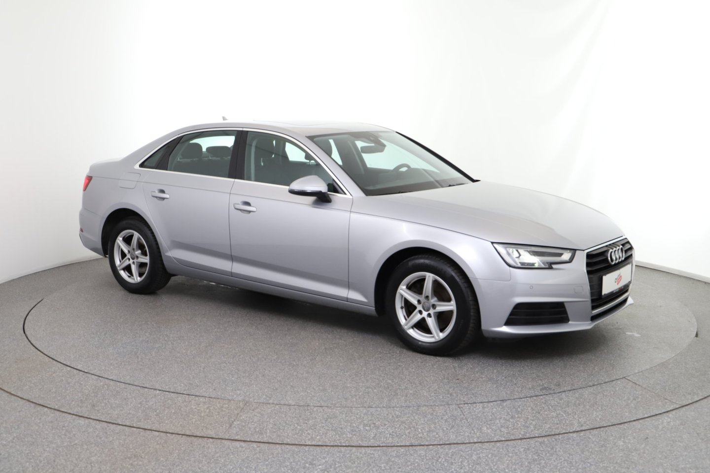 Audi A4 Limousine 30 TDI | Bild 7 von 28