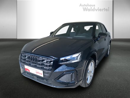 Audi Q2 35 TFSI admired