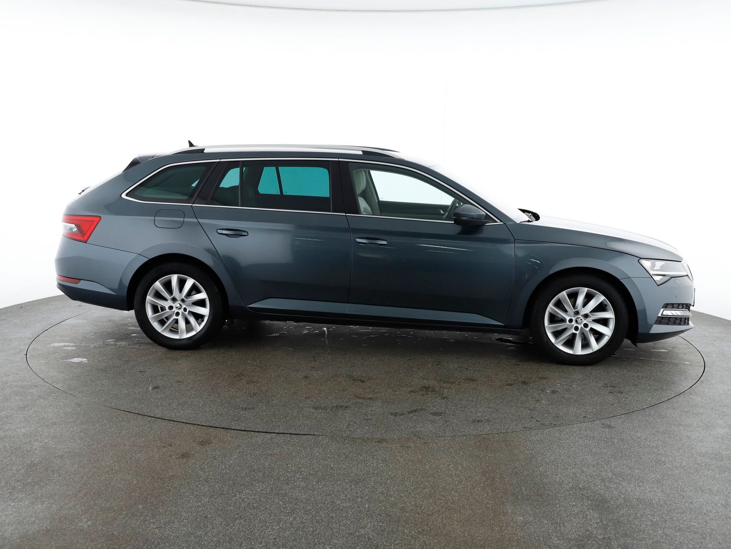 Škoda SUPERB Combi 4x4 Style TDI SCR DSG | Bild 6 von 30